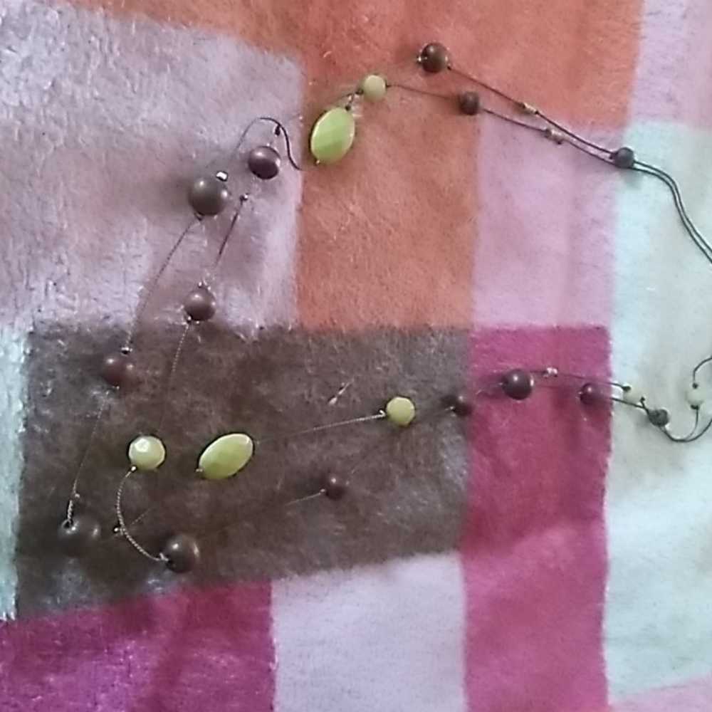 Green and brown necklace